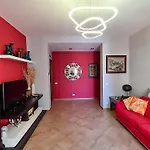 Semi-Central Room Eratostene